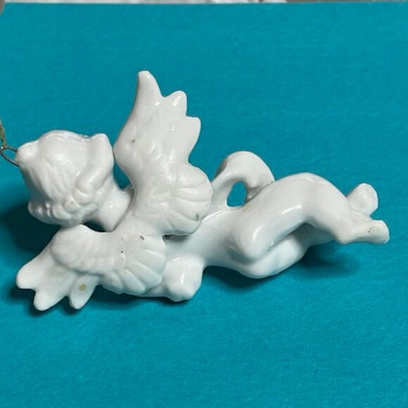 White Glazed Ceramic Cherub Angel Playing Mandolin Christmas Ornament 3.25" - Picture 4 of 15